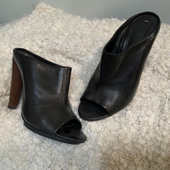 BCBGMaxazaria black open-toe heel - Picture 5 of 5